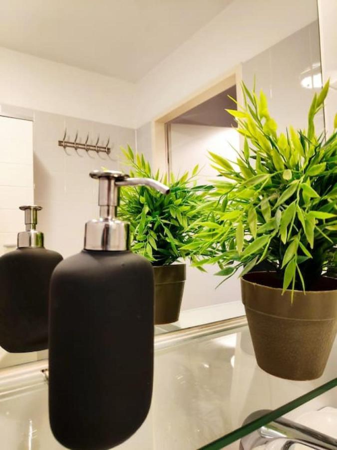 Nd Exquisites Wundervolles Ruhiges Terrassenapartment Mit Garage Viyana Dış mekan fotoğraf
